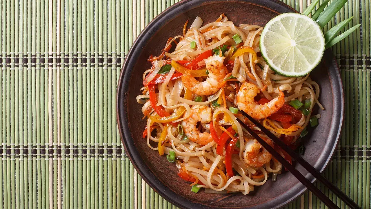 Astuces et variations pour sublimer vos nouilles aux crevettes