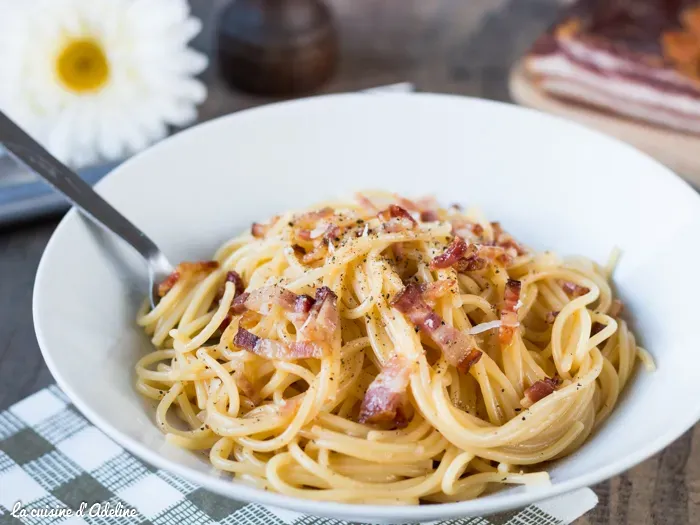 Comment assembler votre recette de des pâtes à la carbonara parfaitement