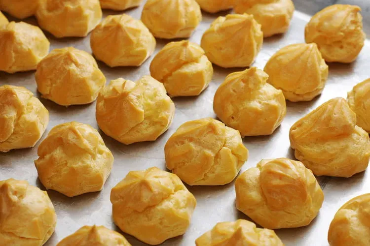 Les recettes de pâtes à choux : pourquoi ça rate (souvent) et comment éviter le drame