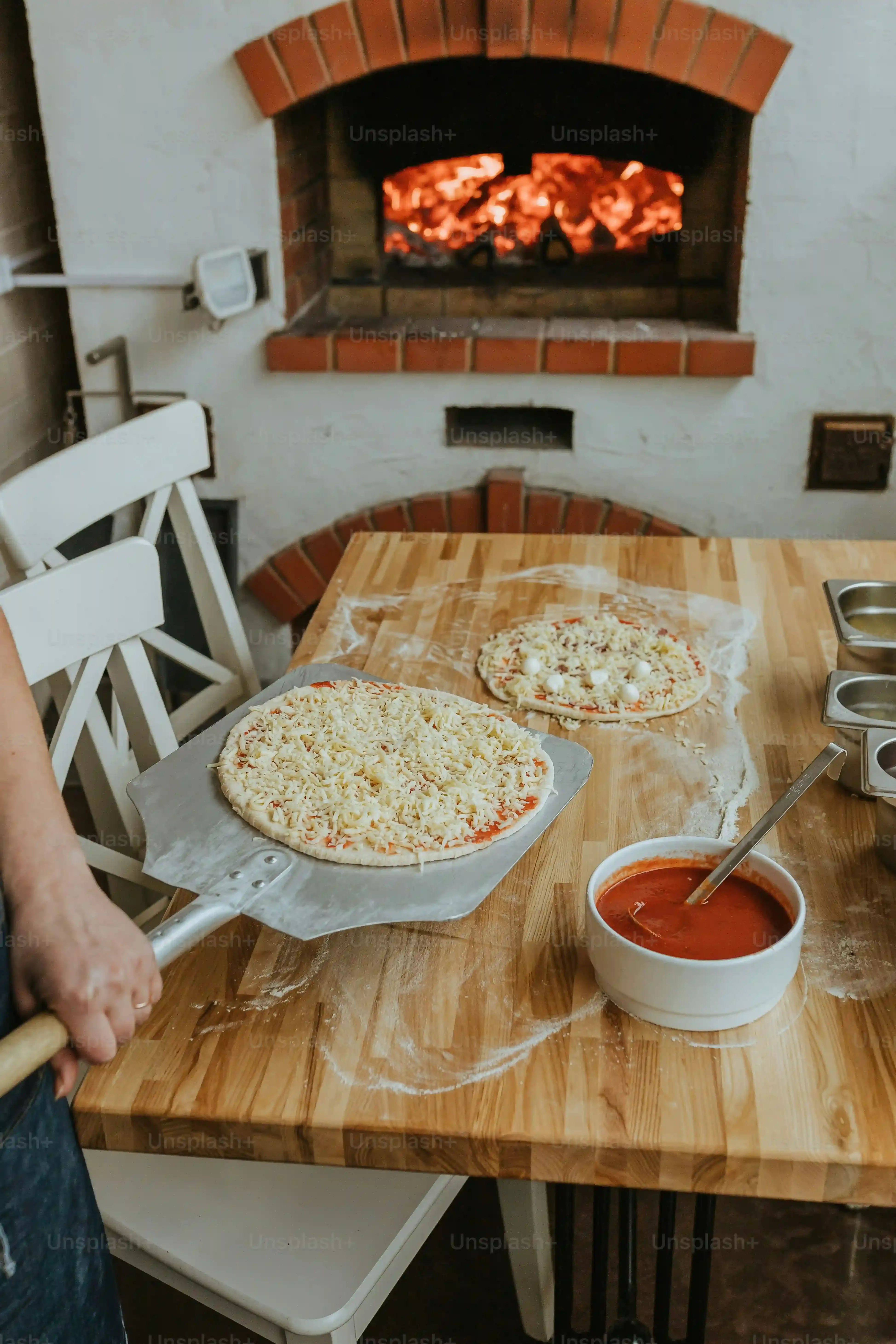 Les secrets d'une recette de pâte à pizza réussie : pétrissage et pousse