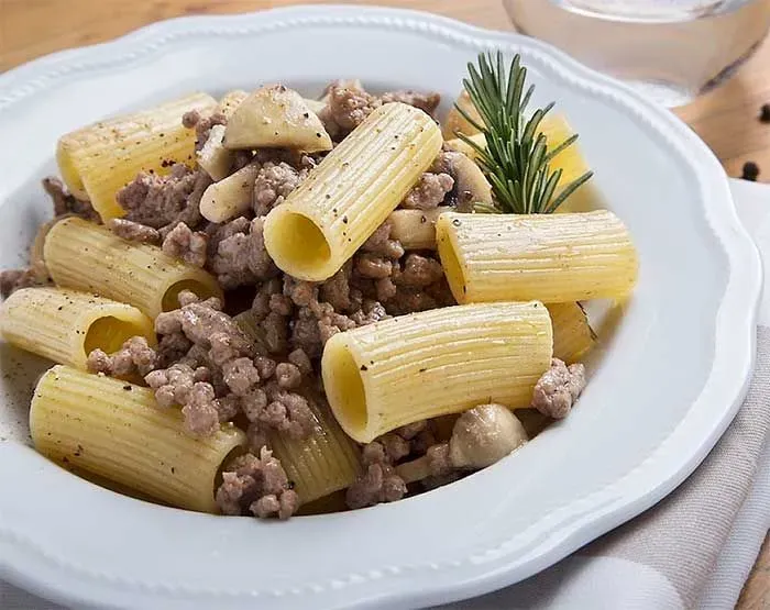 Pourquoi la recette de pâtes viande est un classique indémodable ?